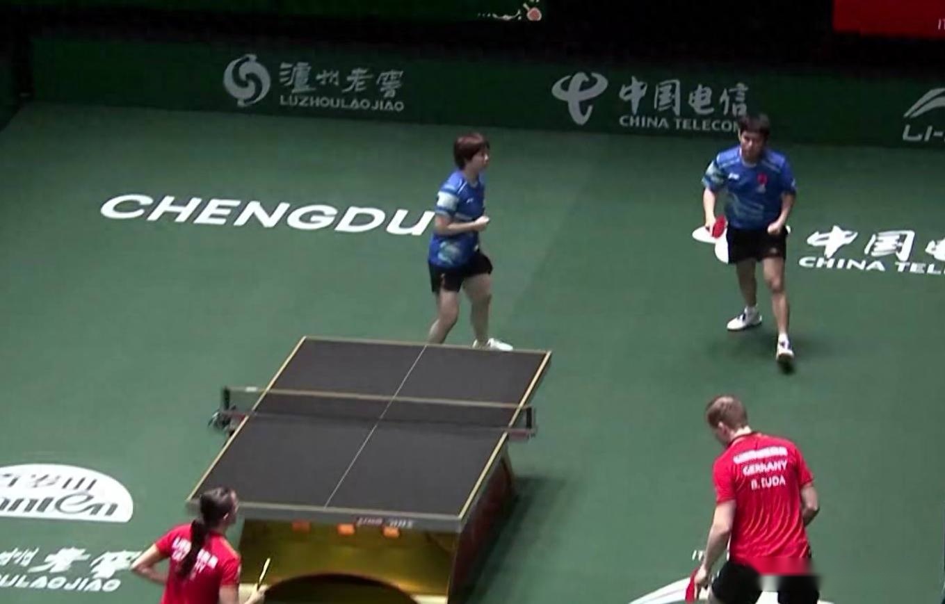 不适应防弧！林诗栋/蒯曼2-1杜达/温特！国乒2-1领先德国！