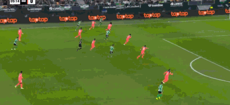 巴萨5-3贝蒂斯先赛4分领跑 费兰戴帽亚马尔破门