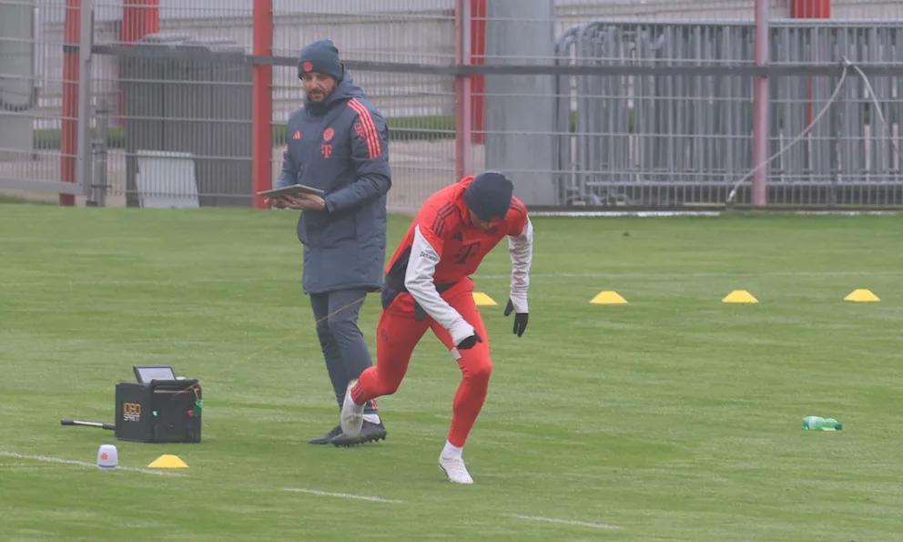 图片报：戴维斯即将复出，穆西亚拉预计明年初回归