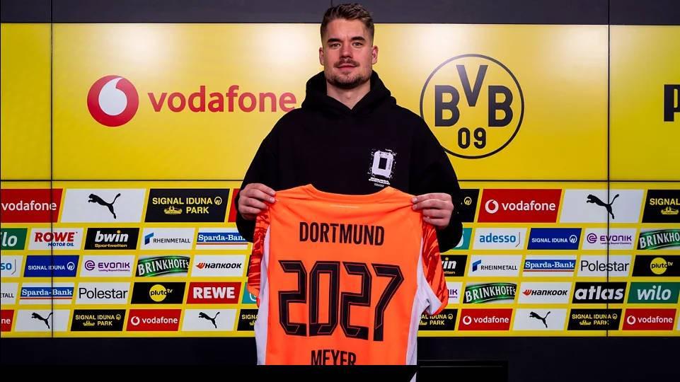 官方：多特与34岁第二门将亚历山大-迈尔续约至2027年