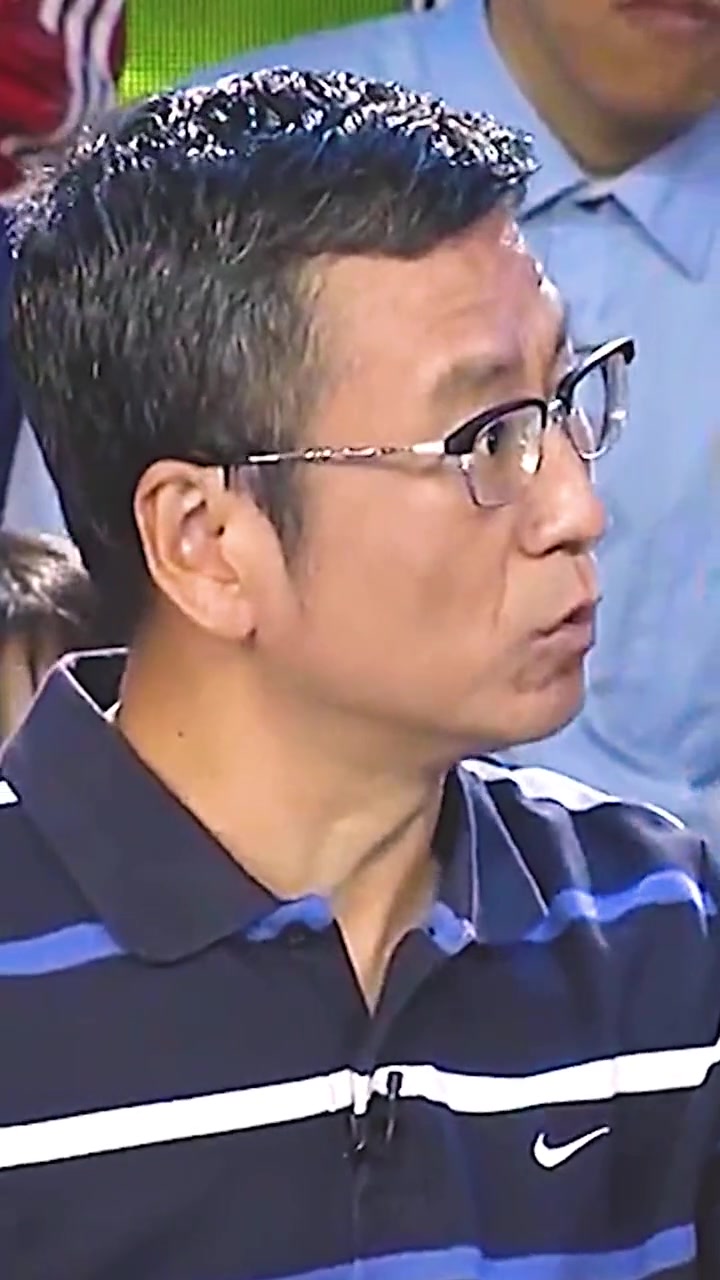 捧杀白岩松C罗是自私的自私决定了他的成功