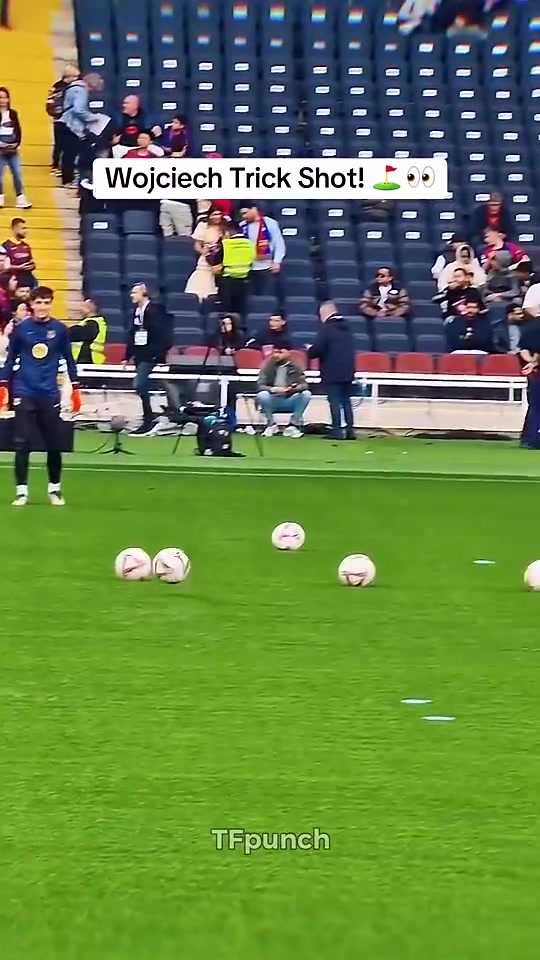 巴萨球迷退休返聘老干部的脚法真是越老越妖