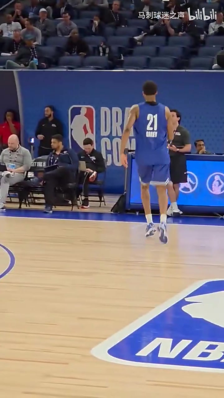 模板乔治前三热门新秀贝利试训三分投篮有机会和乔治一队