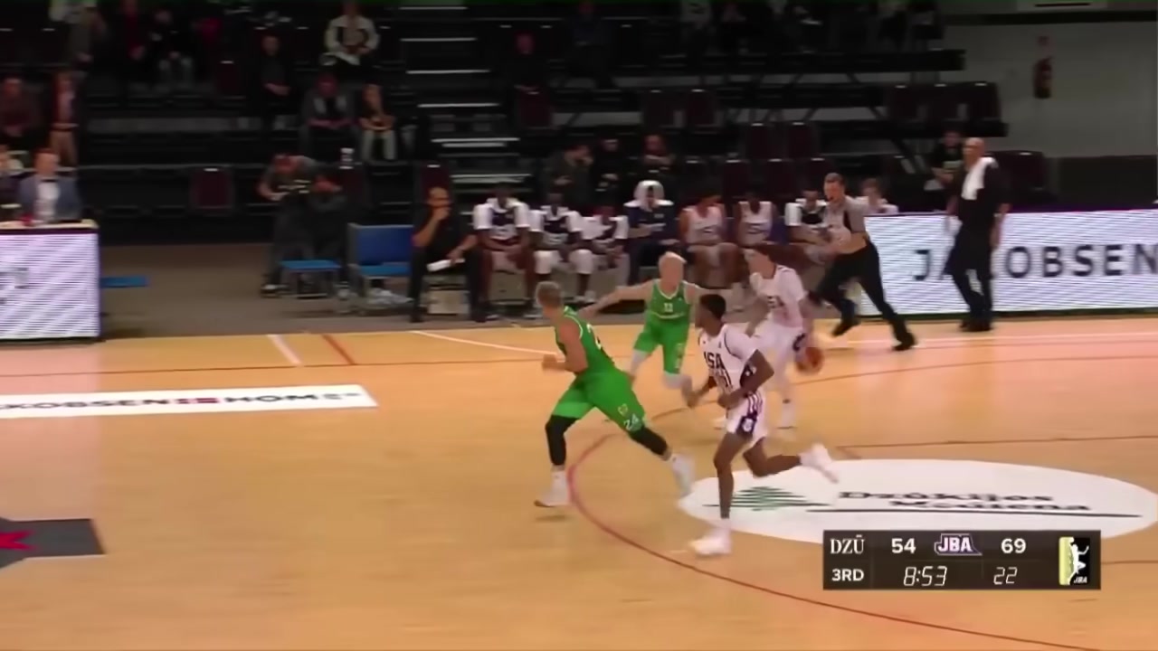 估计很少人知道三球曾场上掌掴立陶宛球员导致双方大打出手