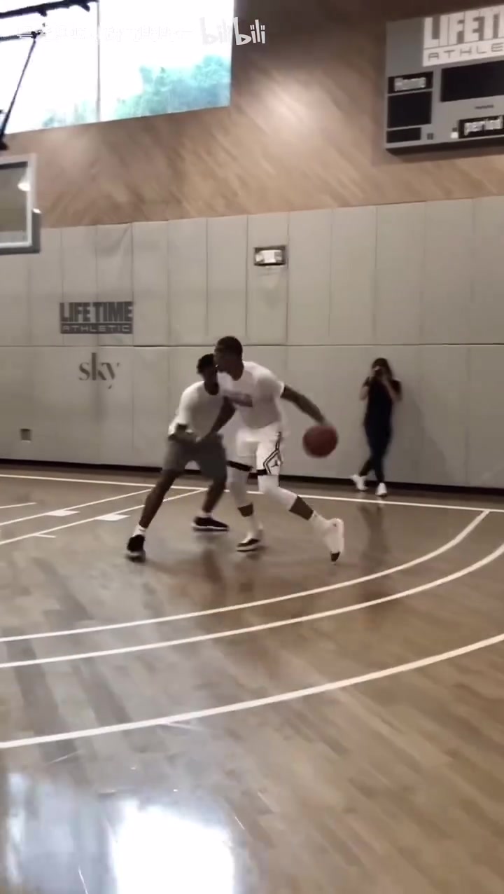 NBA球星的顶级脚步操作谁的连招最丝滑