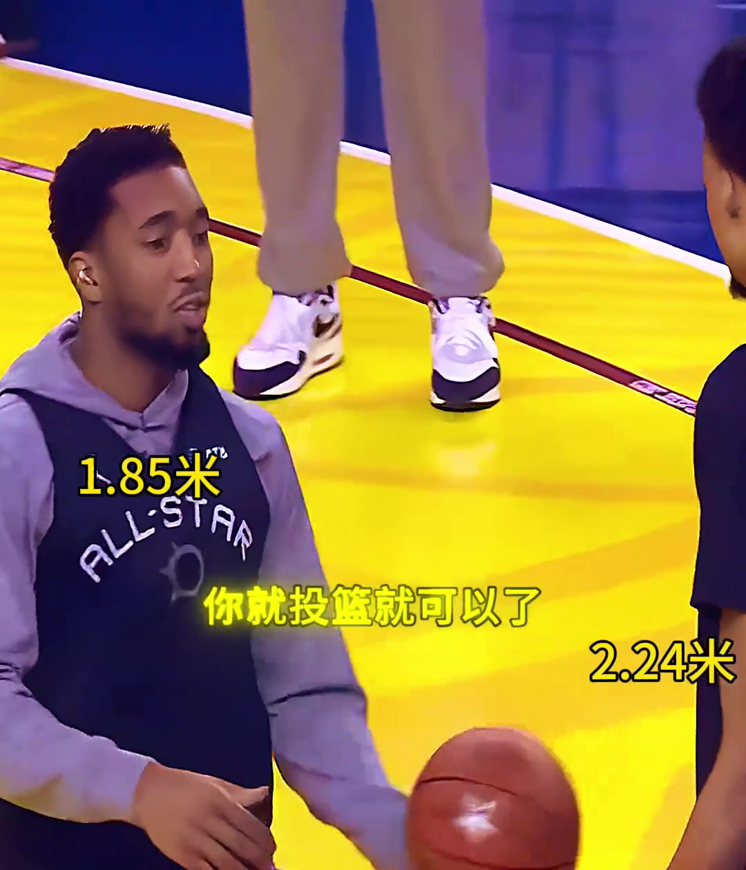 这怎么防米切尔1米85视角体验防守文班亚马