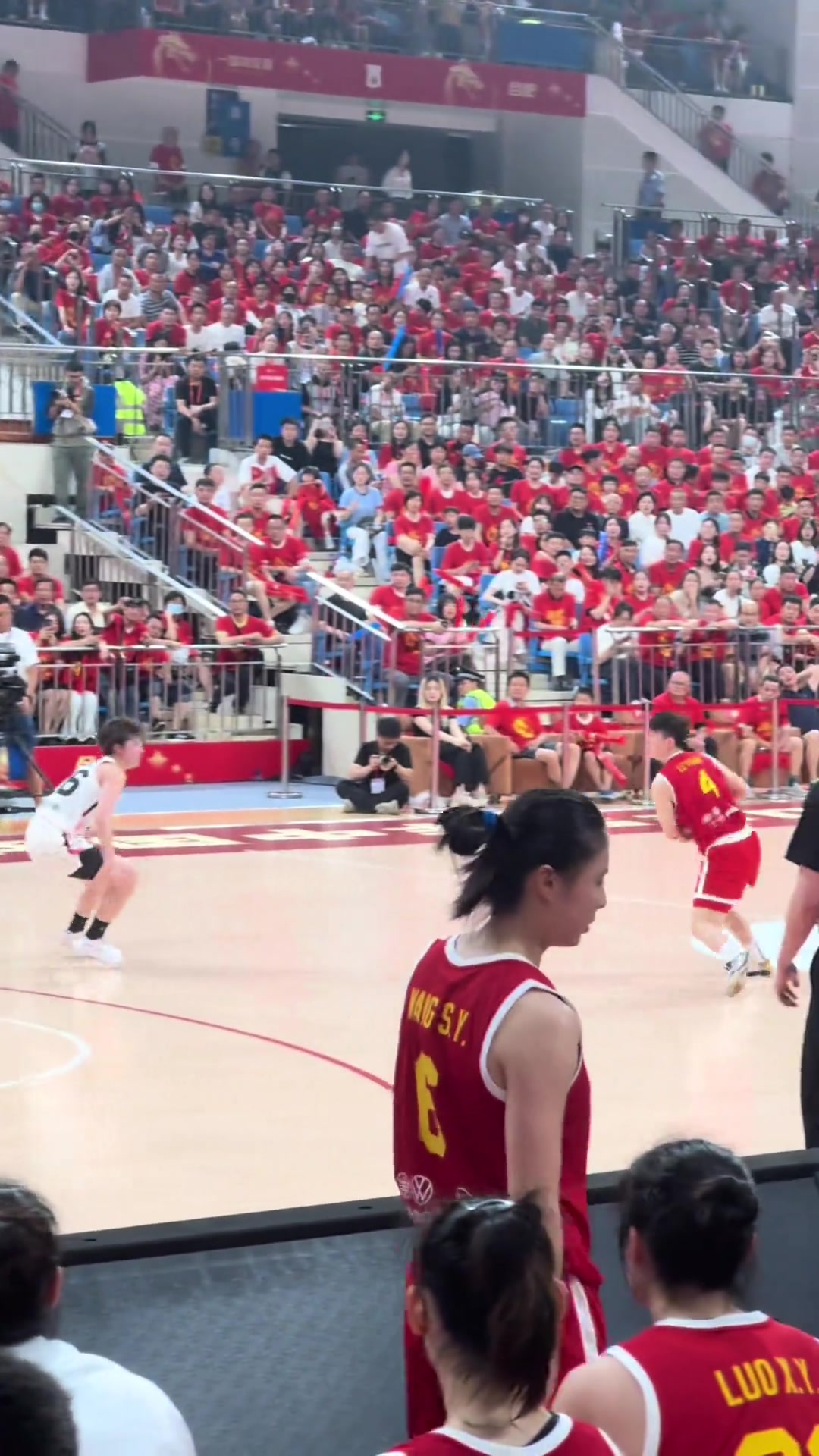 啥叫顶级团队配合看中国女篮如何拆解日本队防守