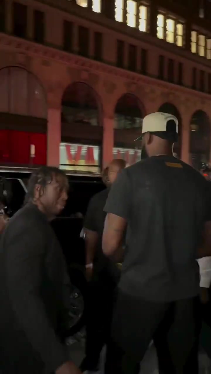 老詹怎么说詹姆斯和杜兰特一同参加活动 后者被交易到火箭