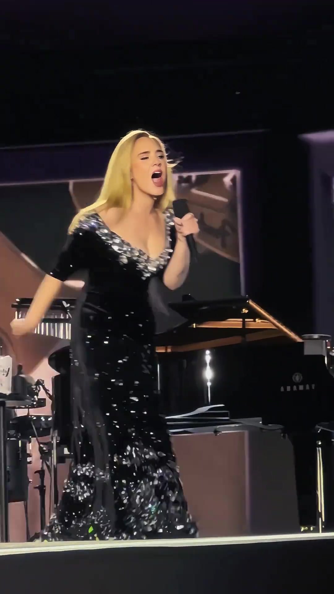 瀚森被选首功富保罗不仅能力强还有个减重后性感爆的老婆