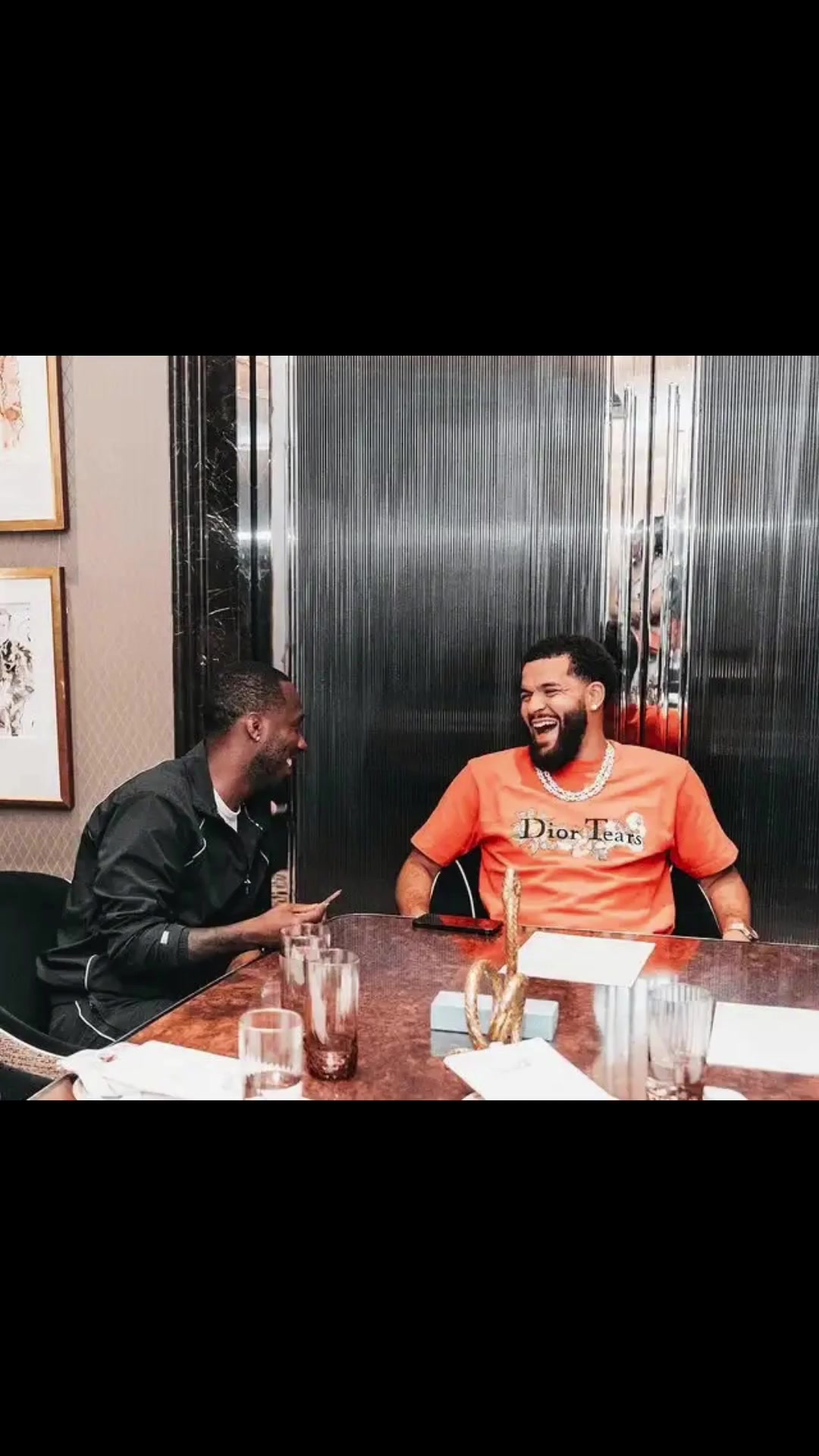 这次已离开了上次范乔丹和火箭签约后就带着杰伦-格林去吃饭了