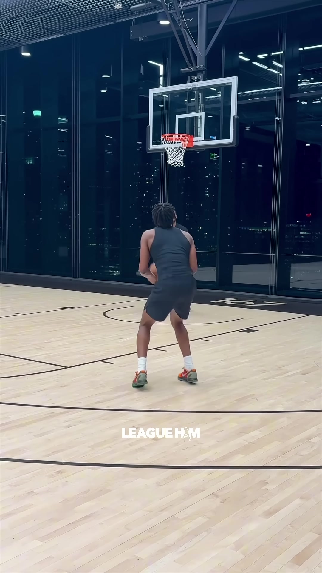 湖人新秀阿杜-蒂耶罗此前投篮试训但这出手速度好像不快啊