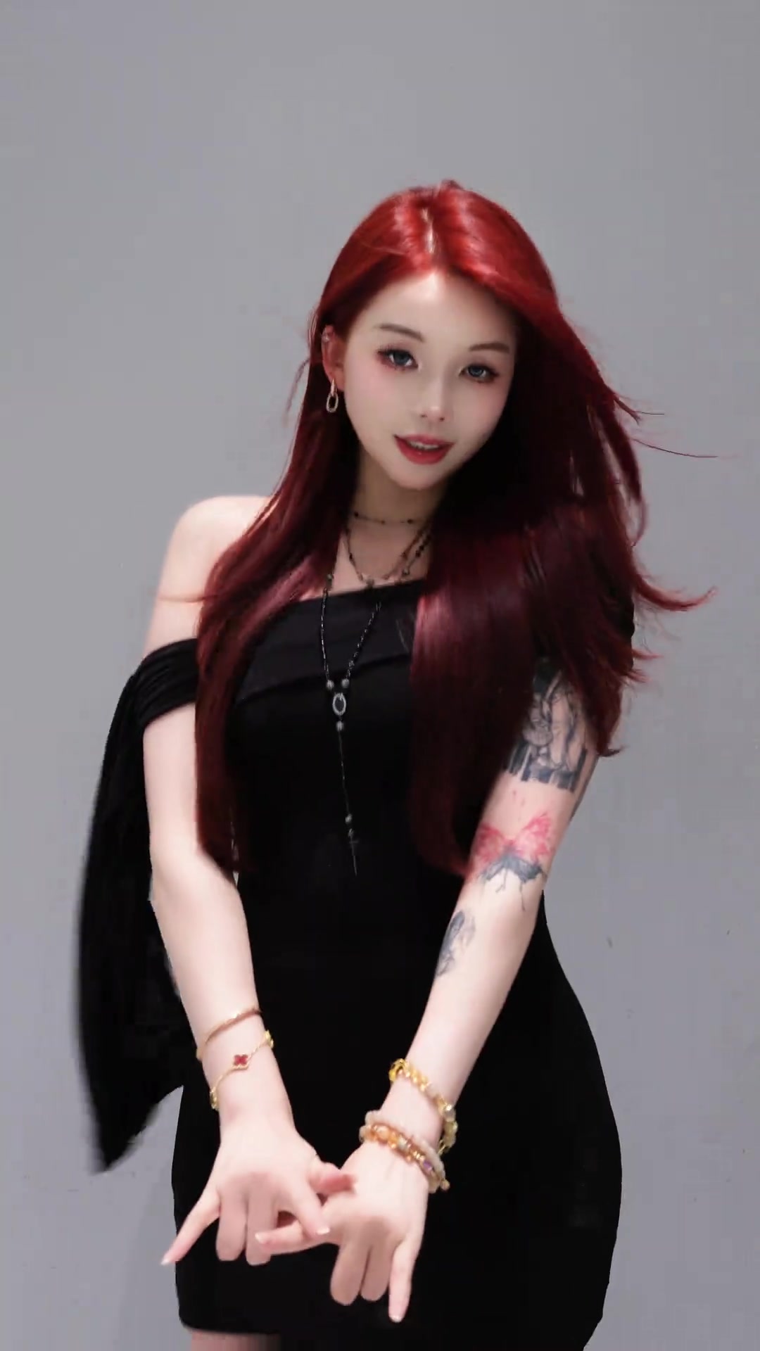 迷人啊美女主播小太阳的变装视频乖 永远臣服于姐姐 好吗