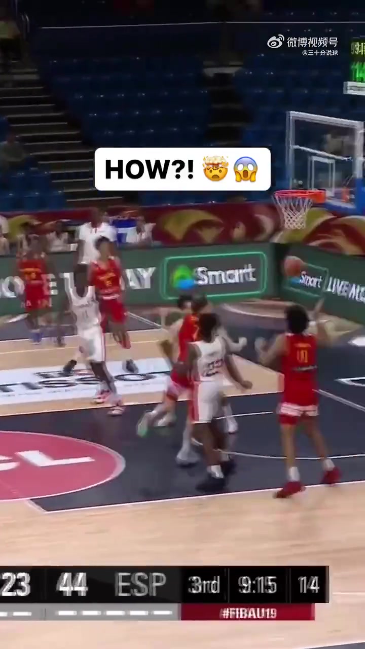 卧槽卧槽谁能看清这个传球是怎么传出来的