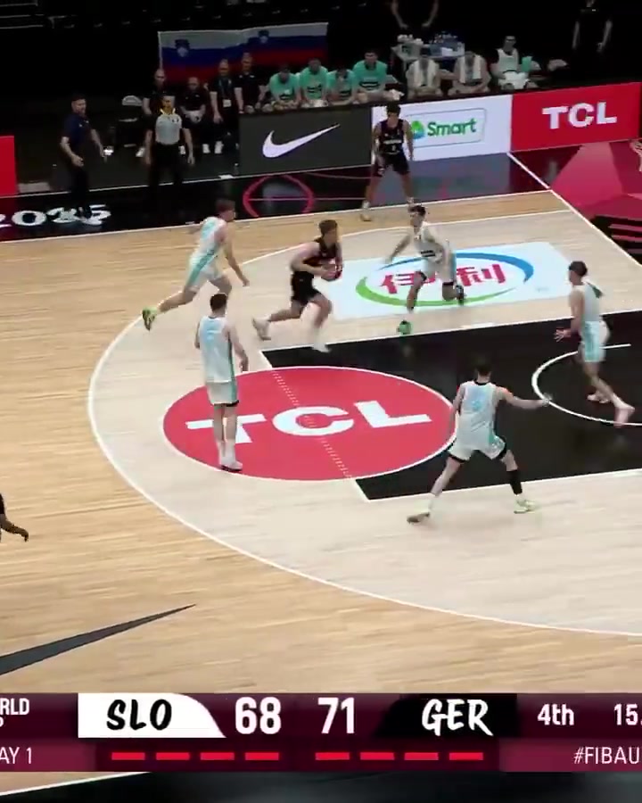 郇思楠今天要面对的内线对手德国U19中锋昨日揽19分19板