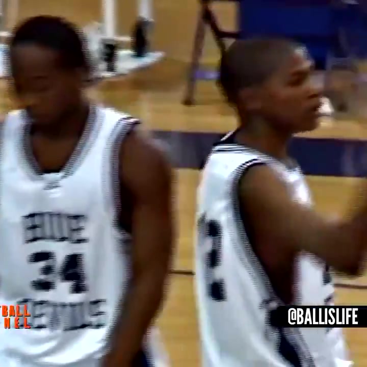 这初二8年级时杜兰特已经展现出极致的得分能力和球场统治力