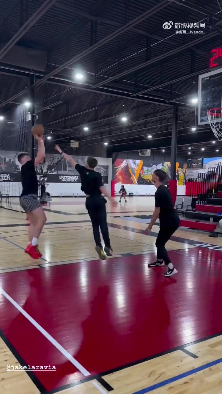 准备好在湖人发挥了吗拉拉维亚最新训练视频