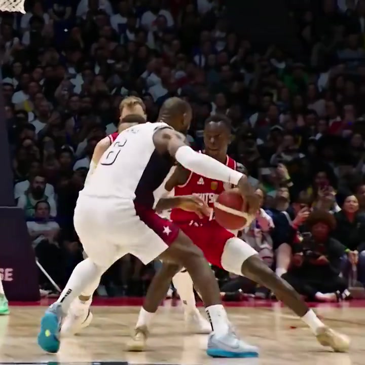 慢镜回看詹姆斯最后时刻单挑施罗德满满都是细节