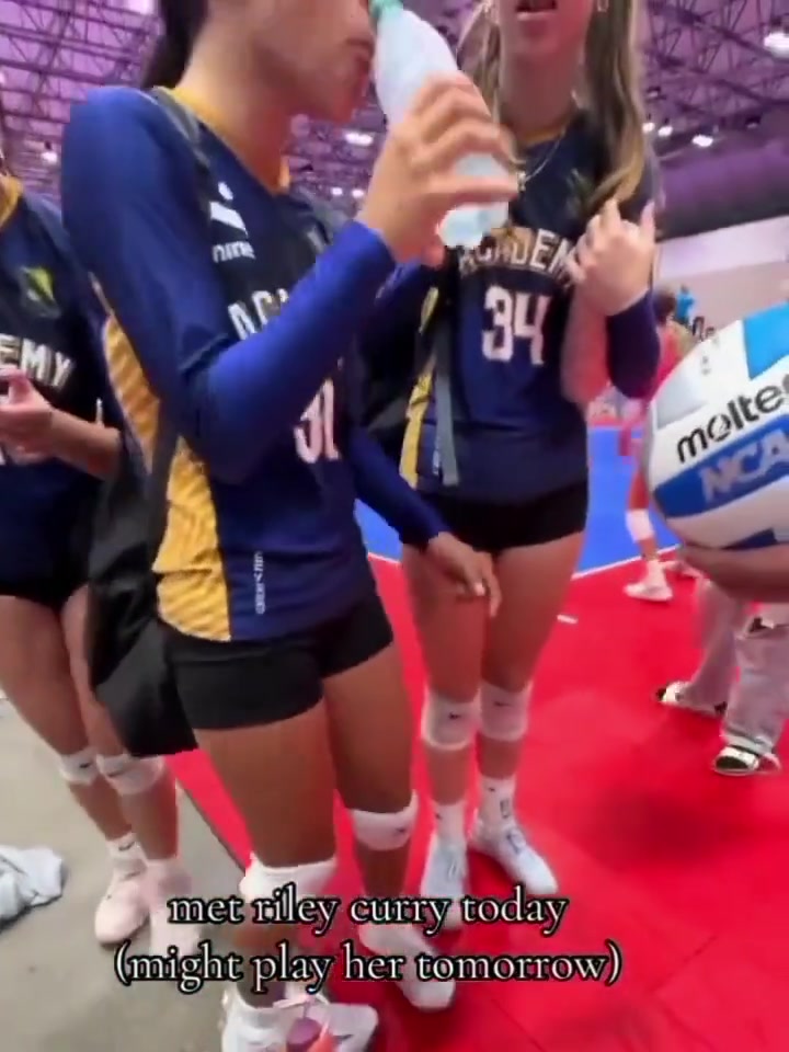 岳父..我想..库家有女初长成莱利-库里也穿30号球衣啊