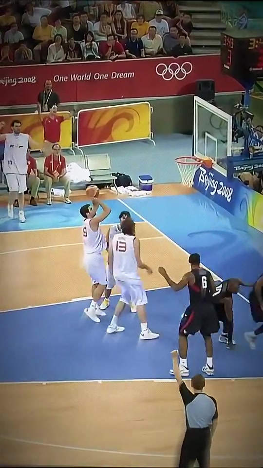 另类高光小加索尔一球同时被詹姆斯韦德科比三人同时封盖