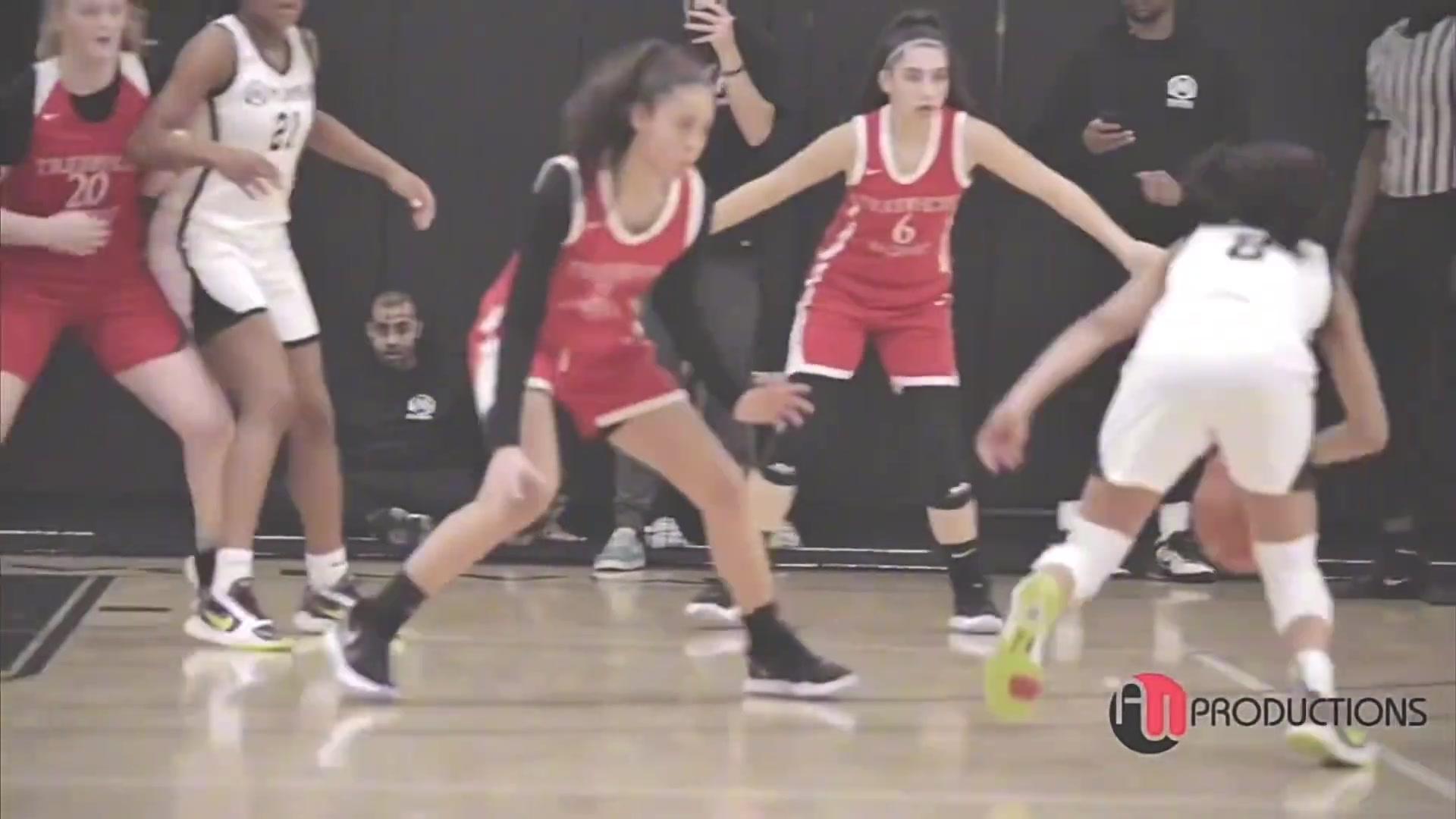 如果Gigi还在她应该已经打上WNBA了吧