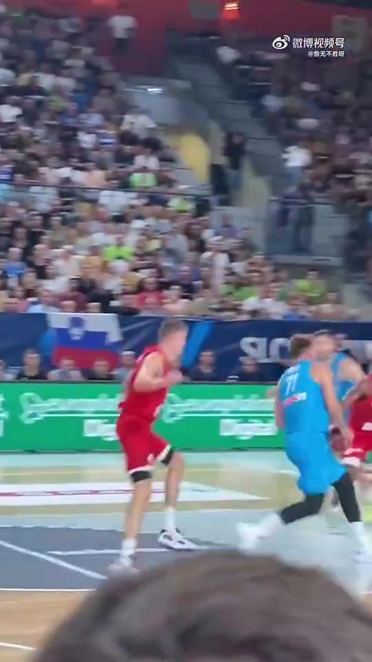FIBA简直无敌对手都知道东契奇要干嘛但就是防不住
