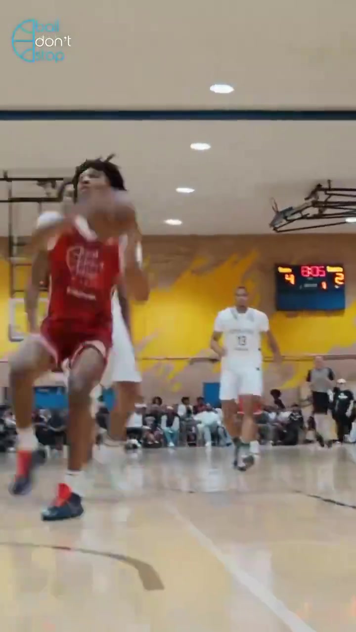 杨瀚森的开拓者队友夏普在业余联赛中砍瓜切菜拿下46分