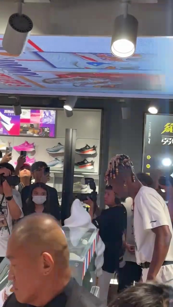 是谁在叫我最讨厌的人巴特勒听到球迷叫巴迪的反应