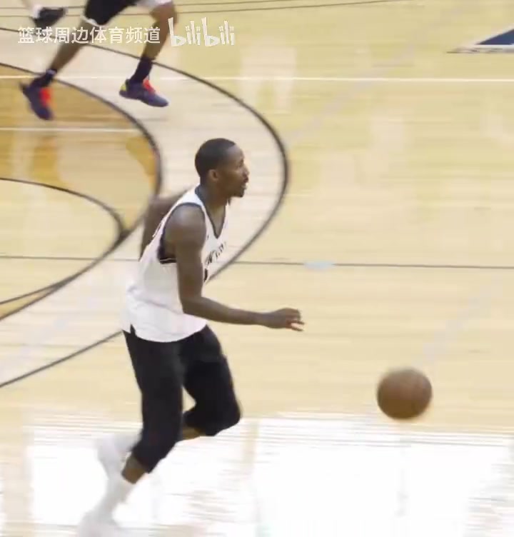 自律的力量45岁的克劳福德技术和节奏依然炉火纯青