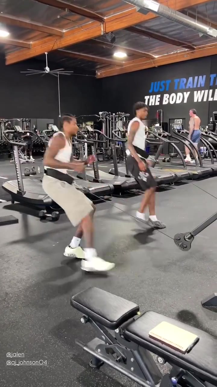 想证明自己吗杰伦-格林练得真挺狠的啊