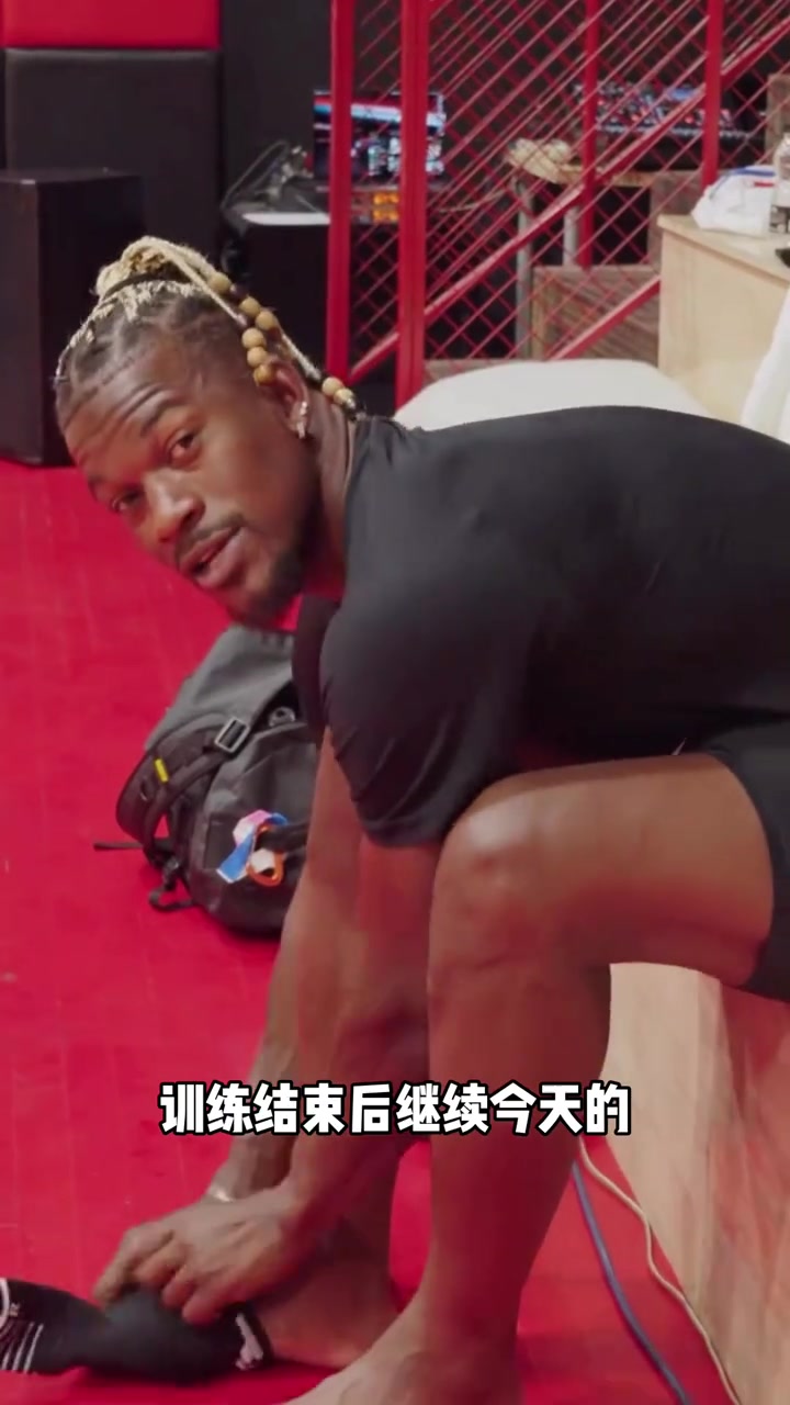 对得起勇士给的每一分钱巴特勒中国行期间也不忘每天训练