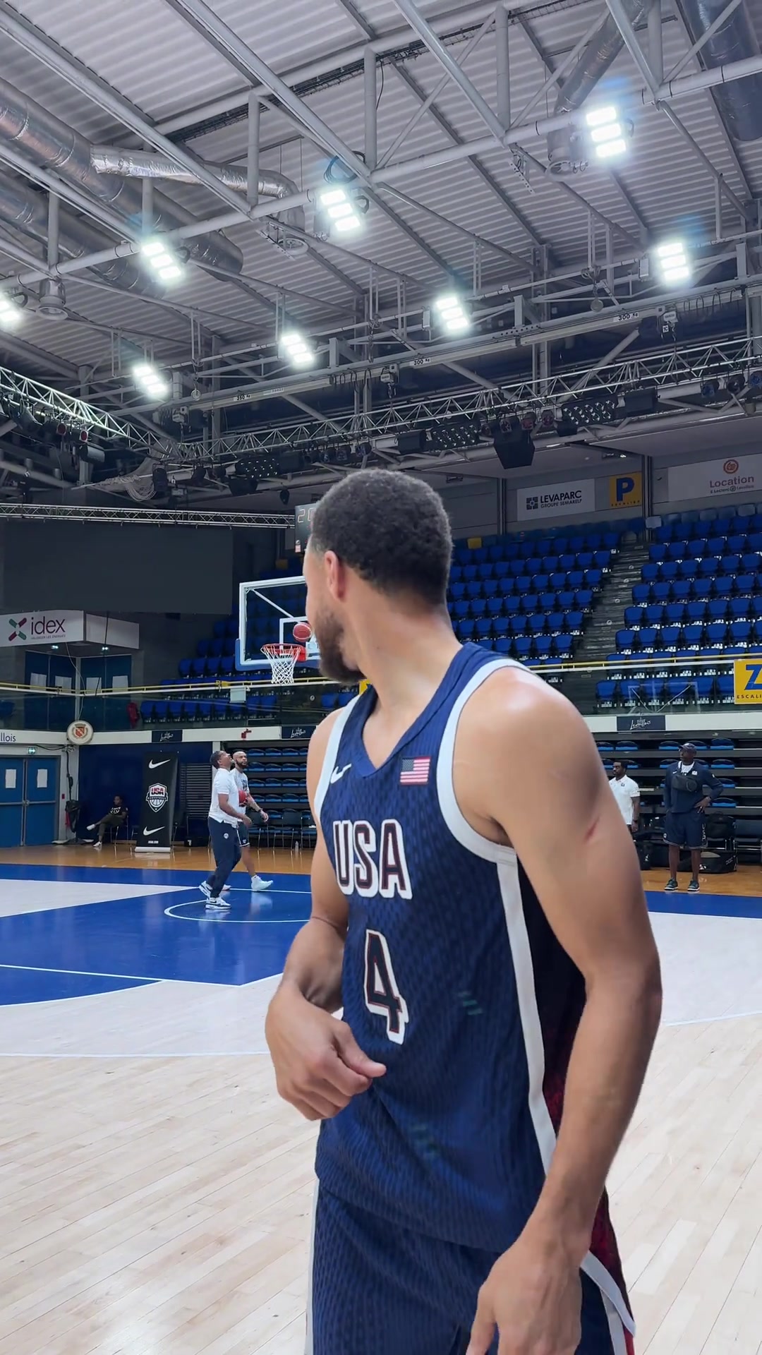 库里几次反弹地板都进了确实有点说法