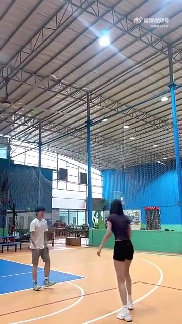 撩头发那一下真的很有赤木晴子的感觉