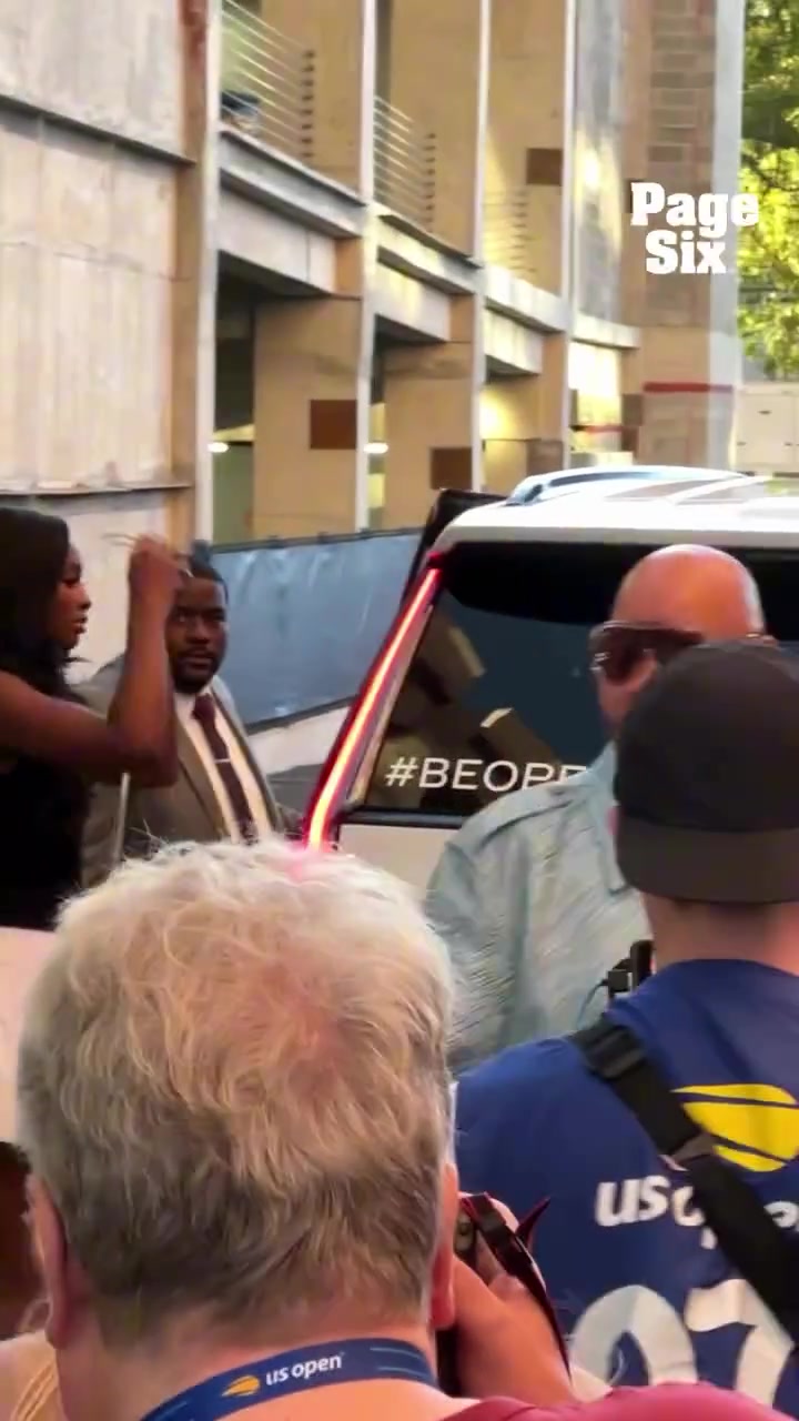 骑士球星米切尔带新婚妻子观看美网 这个兄弟们觉得如何