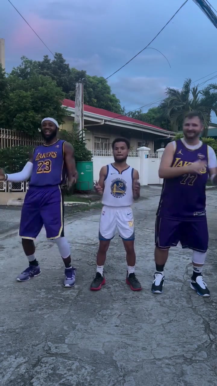 菲律宾詹姆斯库里东契奇这三个人越看越像是怎么回事