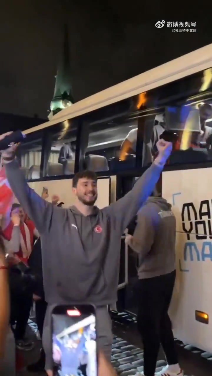 能不能拿下冠军申京在土耳其队中已经非常有老大范儿了