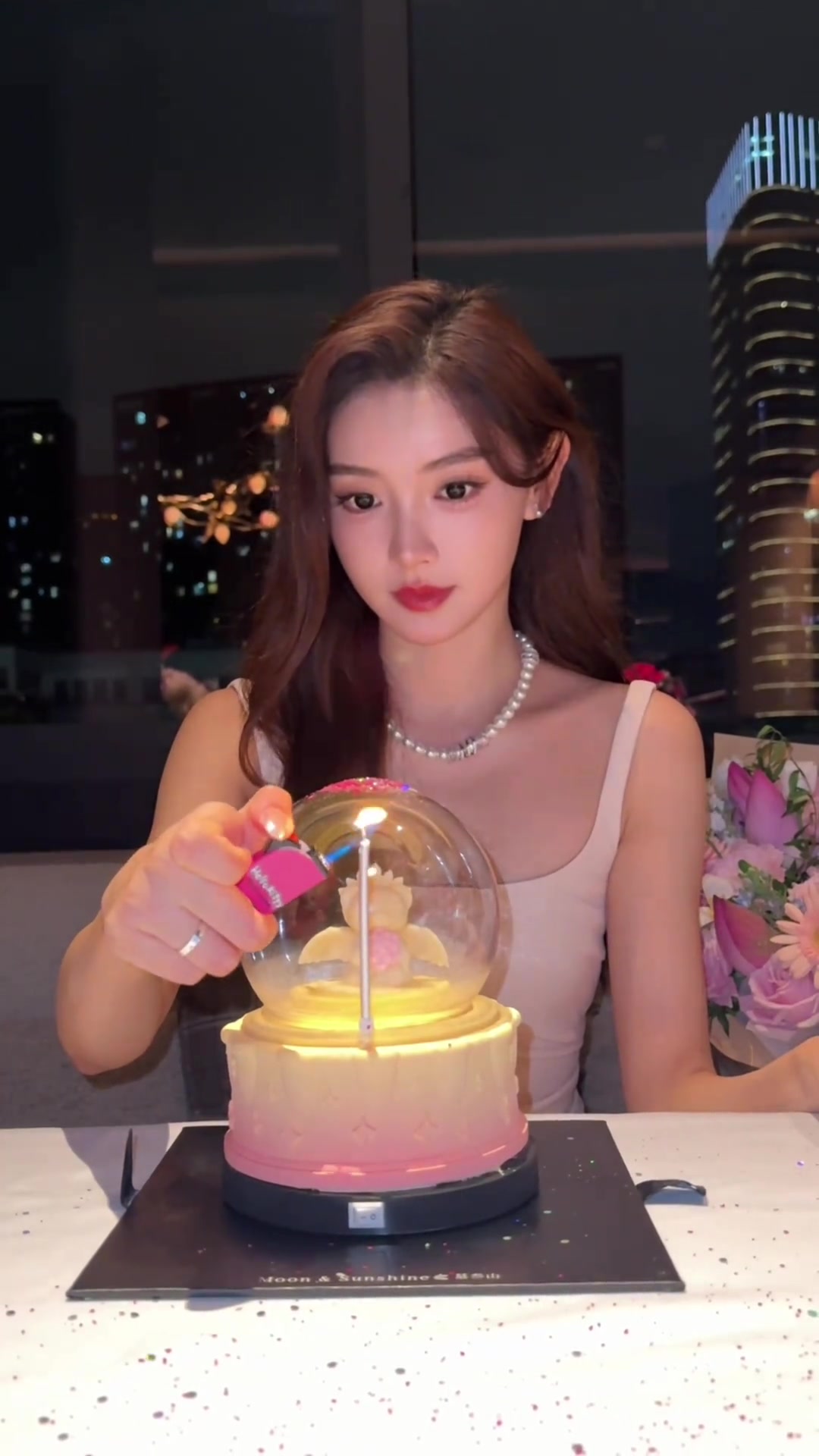 生日快乐呀女主播金佳悦晒吹蜡烛视频颜值太高了