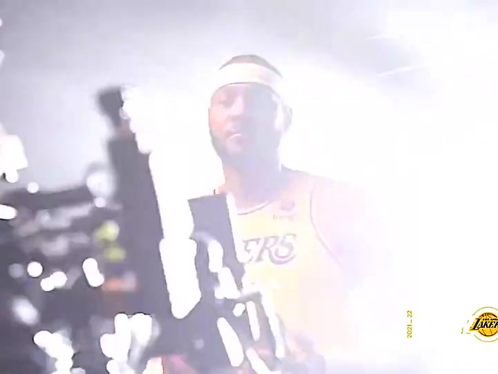 21-22赛季湖人媒体日星光熠熠那年赛季初以为湖人冠军稳了