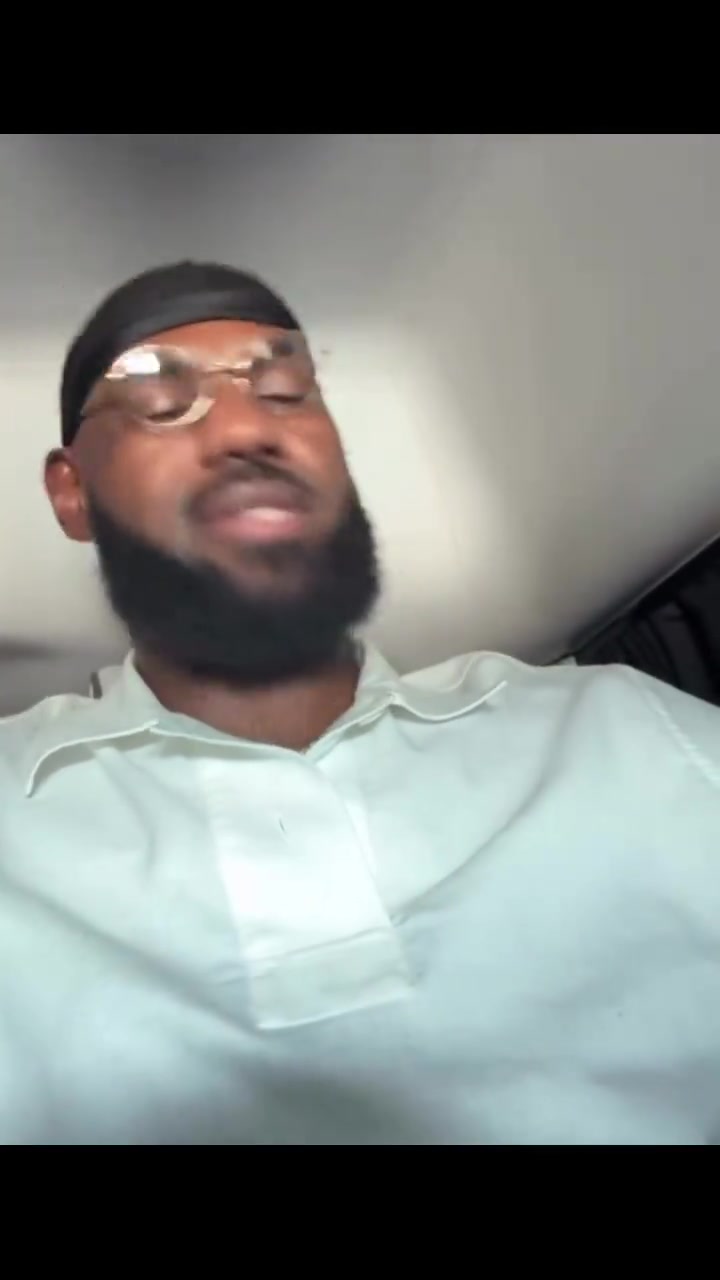 嘻哈詹限时回归詹姆斯摇头晃脑跟唱这rap水平如何