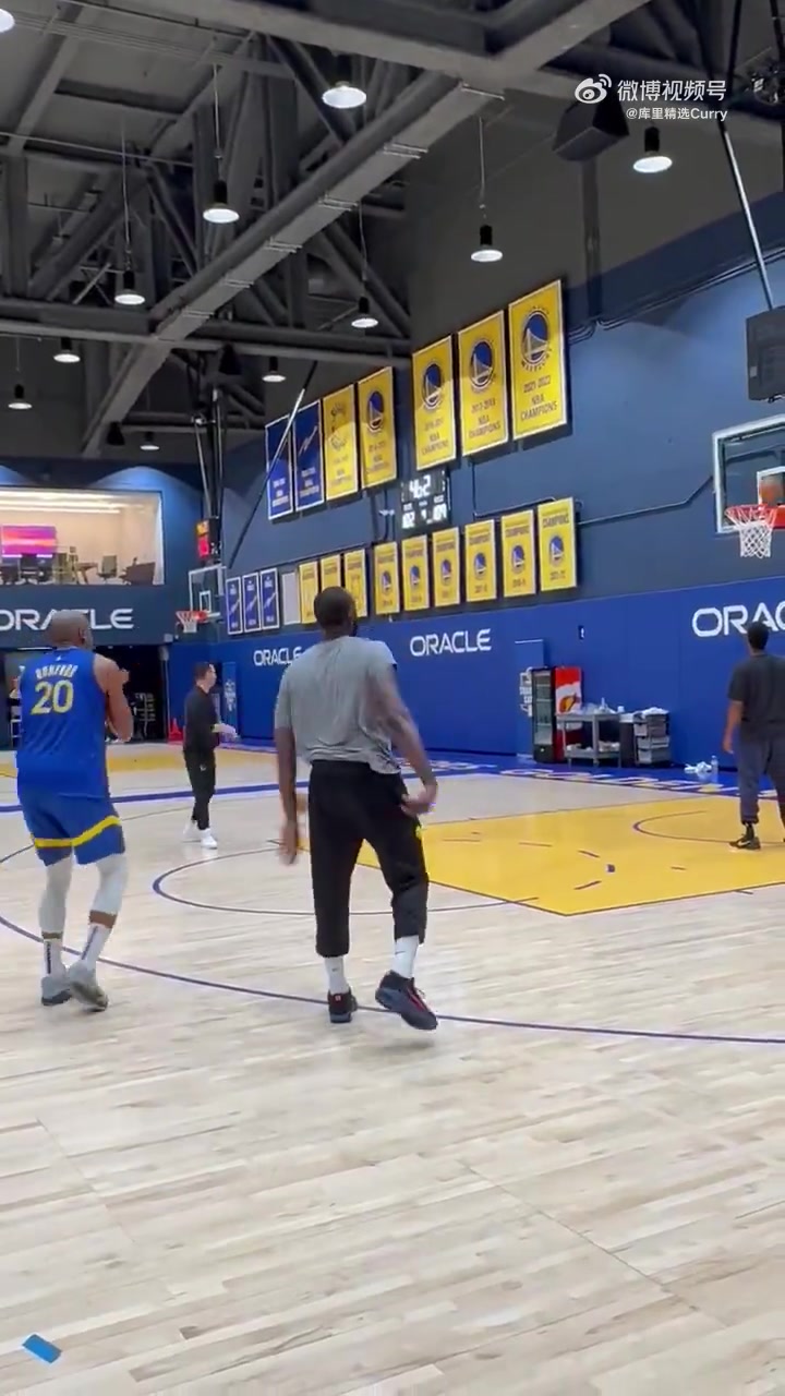 真空间型五号位啊霍福德与追梦同框练习三分投射