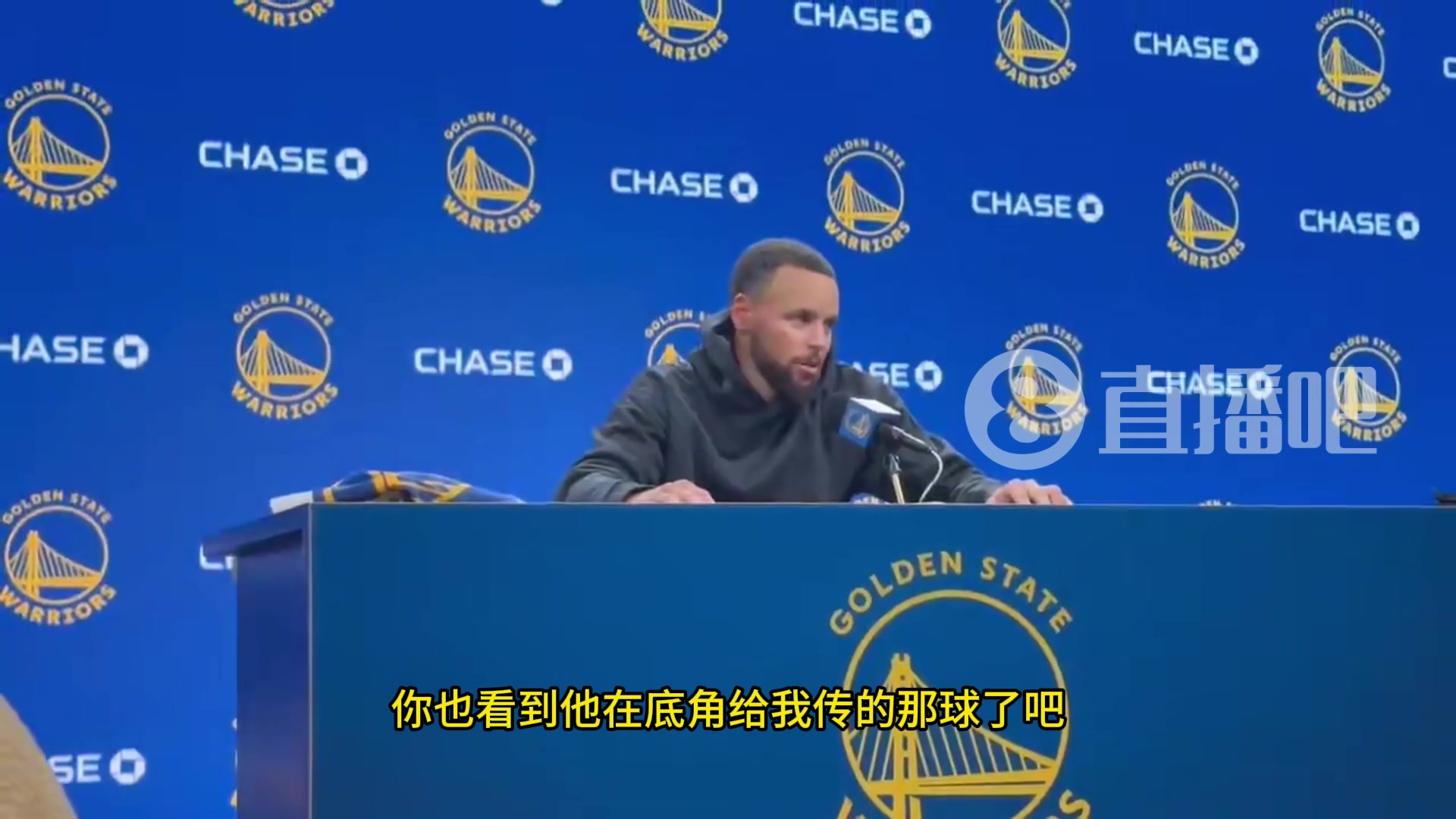 勇士首秀库里霍福德作为5号位非常全面我和他的默契不可言喻