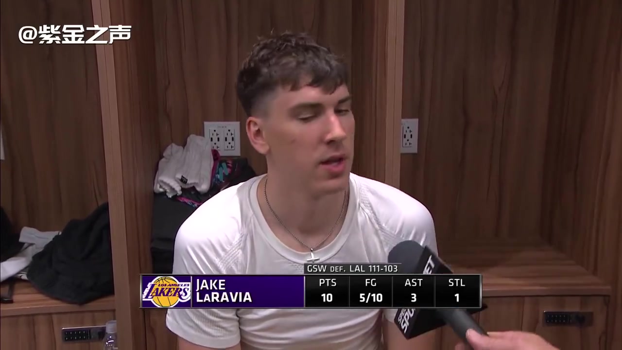 拉拉维亚不论是有球在手还是拉开空间两种角色定位我都很舒适