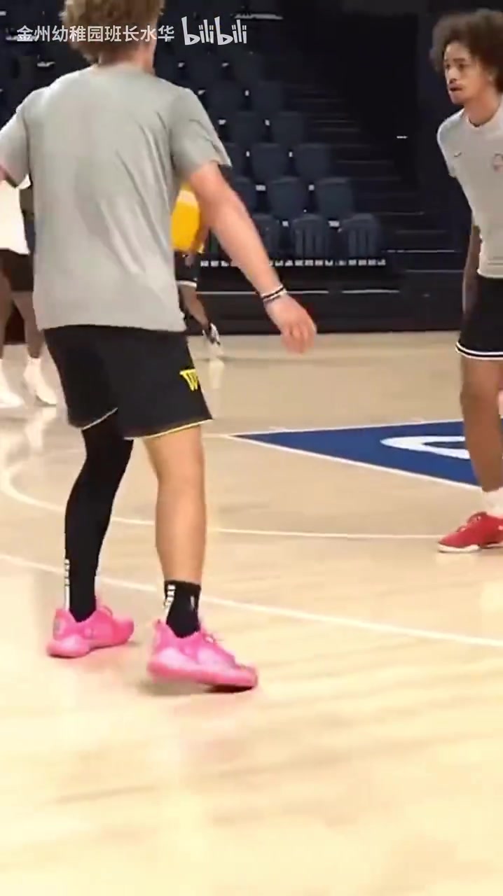 波杰晒休赛期训练剪辑自己在某些方面以布伦森为榜样