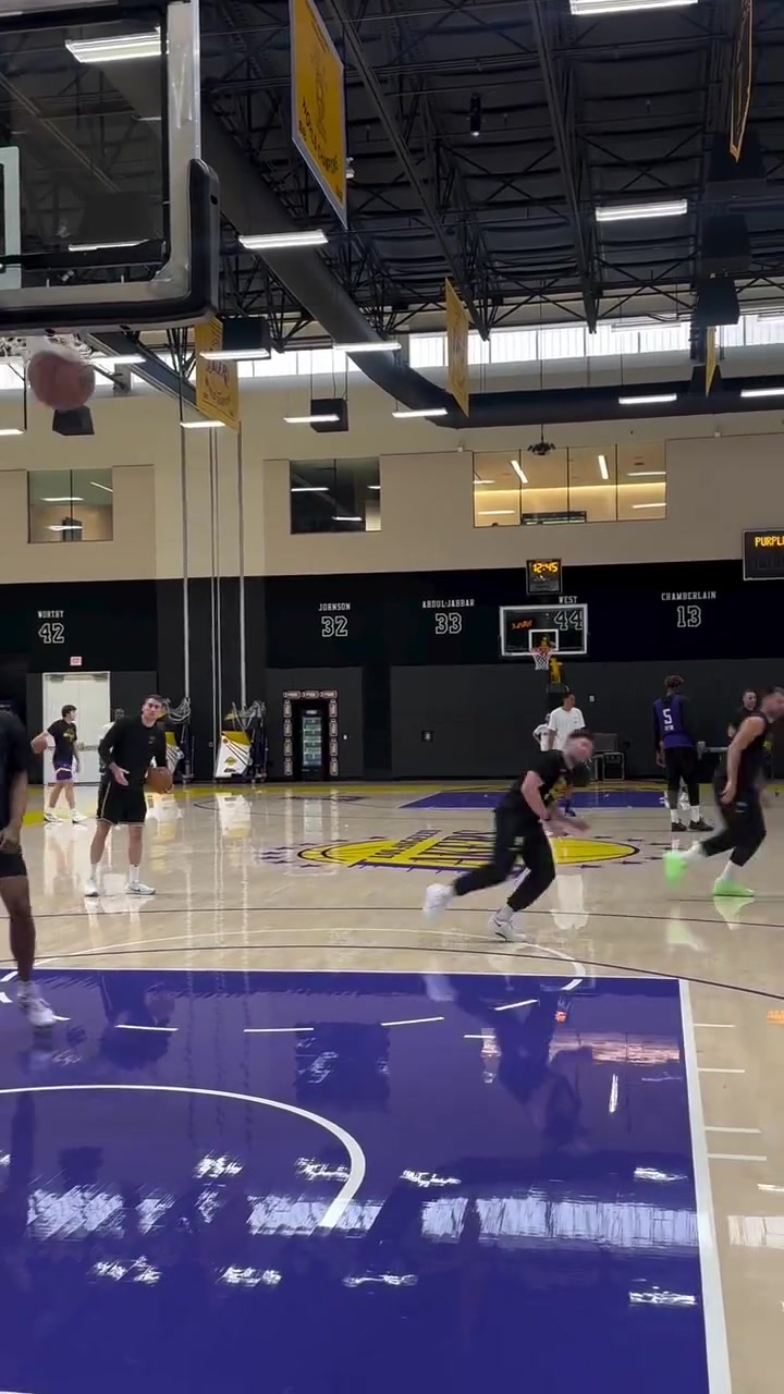 77的状态真的是越来越好了相信他会走的很远