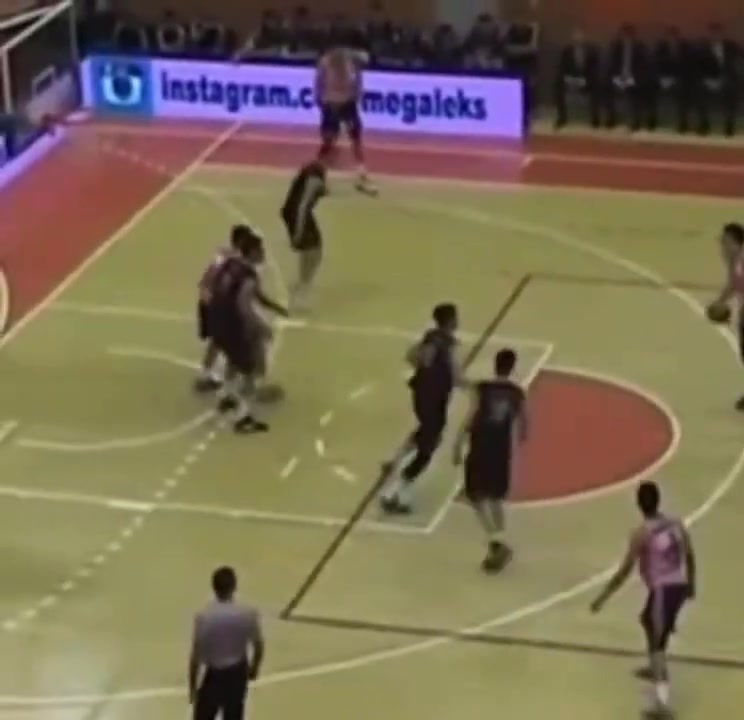 和杨瀚森比起来怎样约基奇登陆NBA前在欧洲联赛是这么打球的