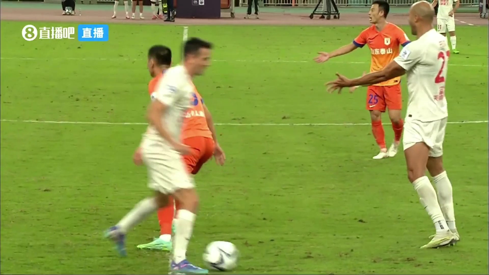 不容易感觉韦世豪到哪都会被骂昔日换下被骂SB