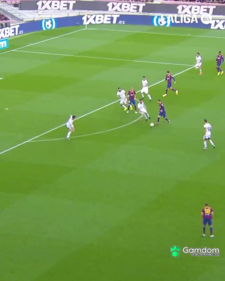 回顾梅西进球的那一刻并向马拉多纳致敬