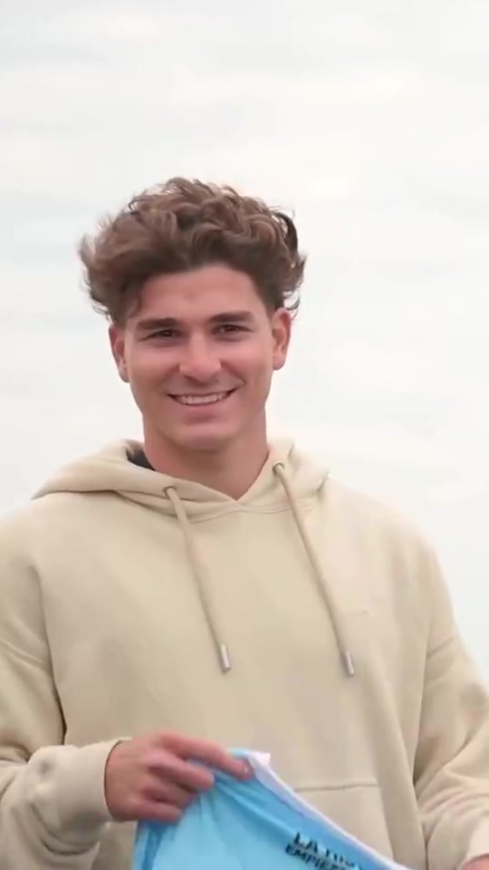 一发入魂阿尔瓦雷斯女友怀孕啦国外连男孩女孩都提前知道了