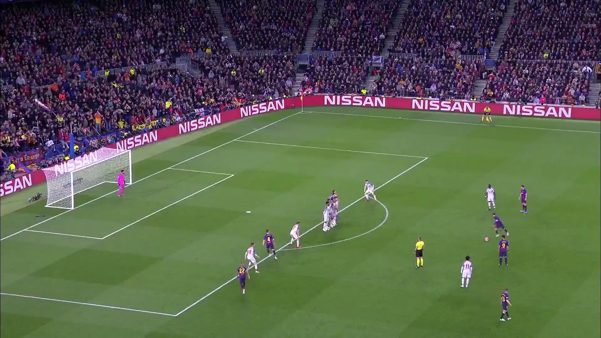 技术永远不会退步再来回顾一下梅西当年对利物浦的超级任意球