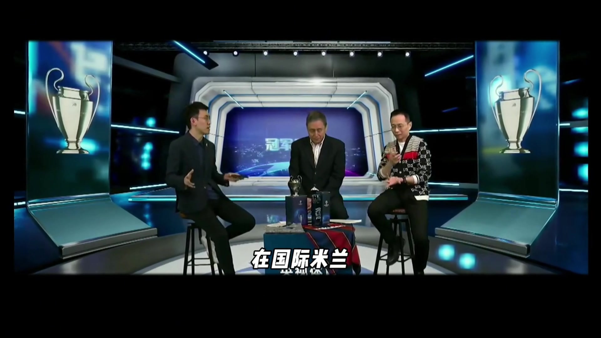 詹俊世界上没有人单刀能力比罗纳尔多强尤其他的钟摆式过人