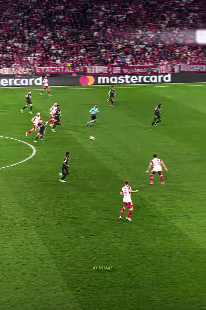 也是为数不多的高光时刻萨内这下内切爆射让你想到了谁